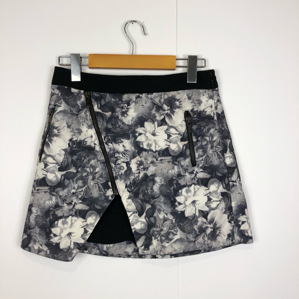 Zara Floral Mini Skirt‎ Sz XS